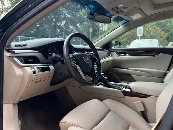 Cadillac XTS 2013