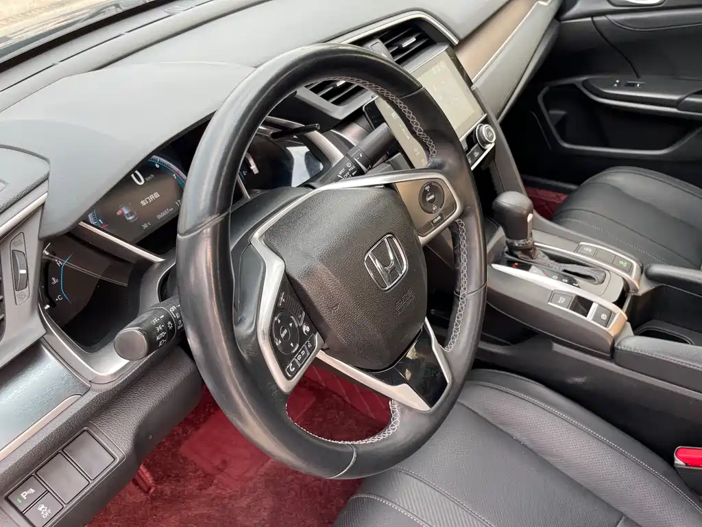Honda Civic 2018 — фото 15