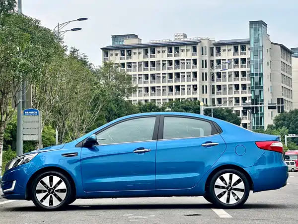 Kia K2 2012
