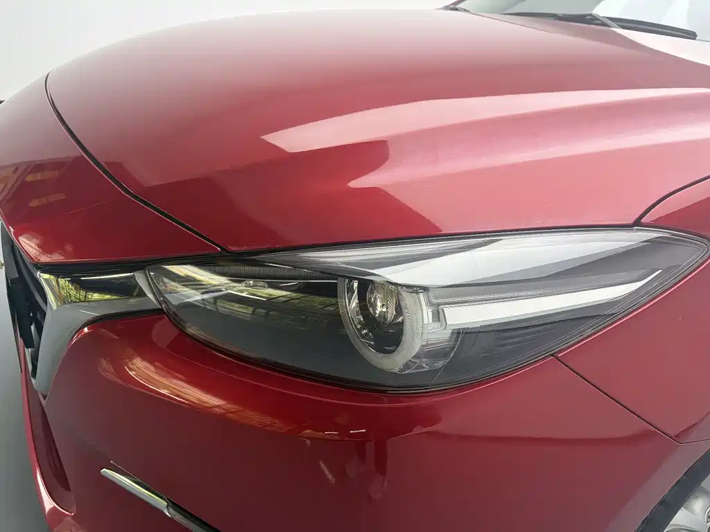 Mazda 3 Axela 2018 — фото 9