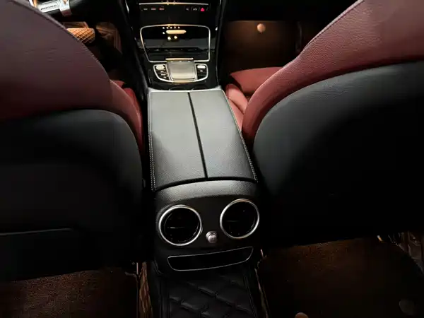 Mercedes-Benz C-Class 2021