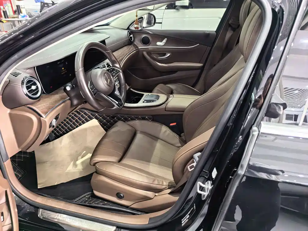 Mercedes-Benz E-Class 2023 — фото 5