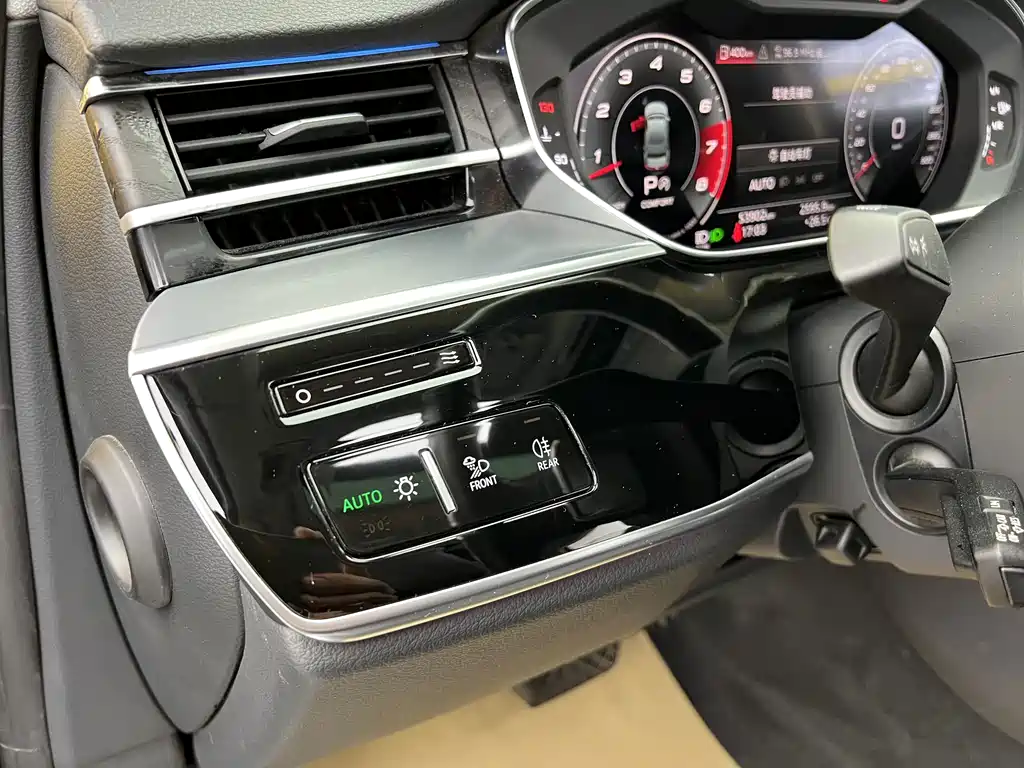 Audi A8 2021