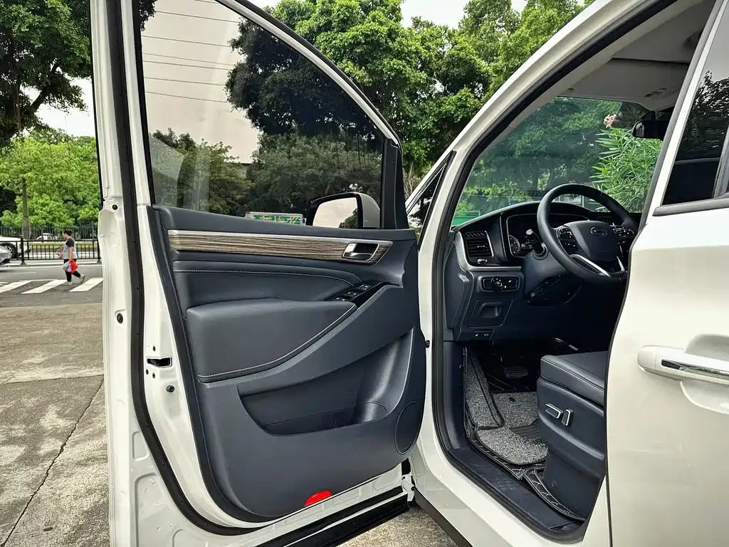 GAC Motor Trumpchi M8 2023 — фото 10