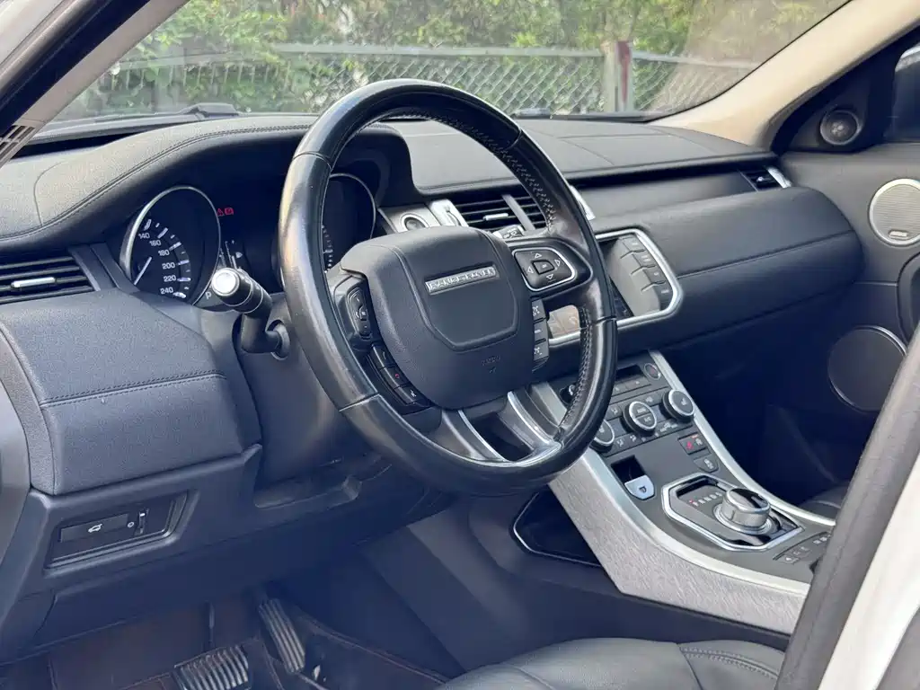 Land Rover Evoque 2015 — фото 9