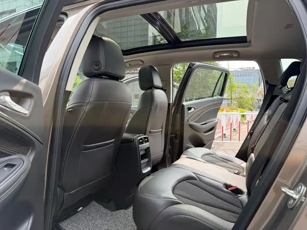 Buick Envision Plus 2018 — фото 7