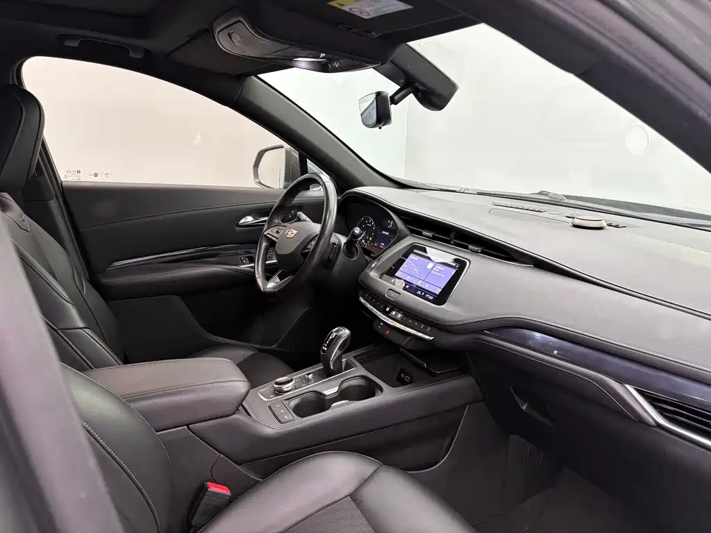 Cadillac XT4 2019 — фото 14