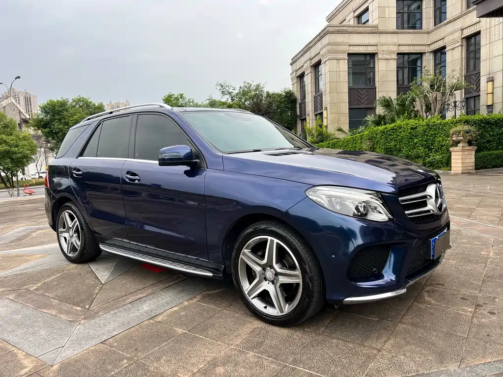 Mercedes-Benz GLE 2016