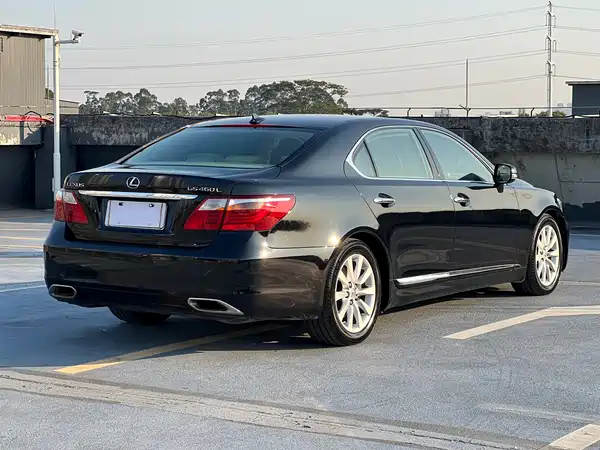 Lexus LS 2010