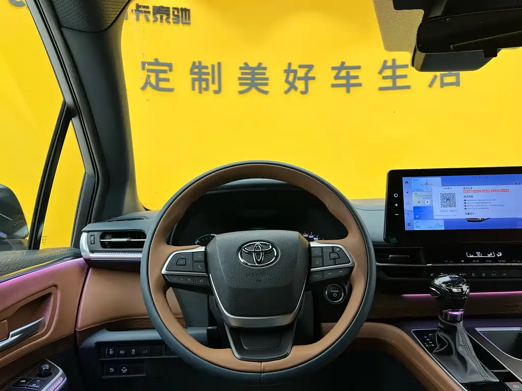 Toyota Granvia — фото 13