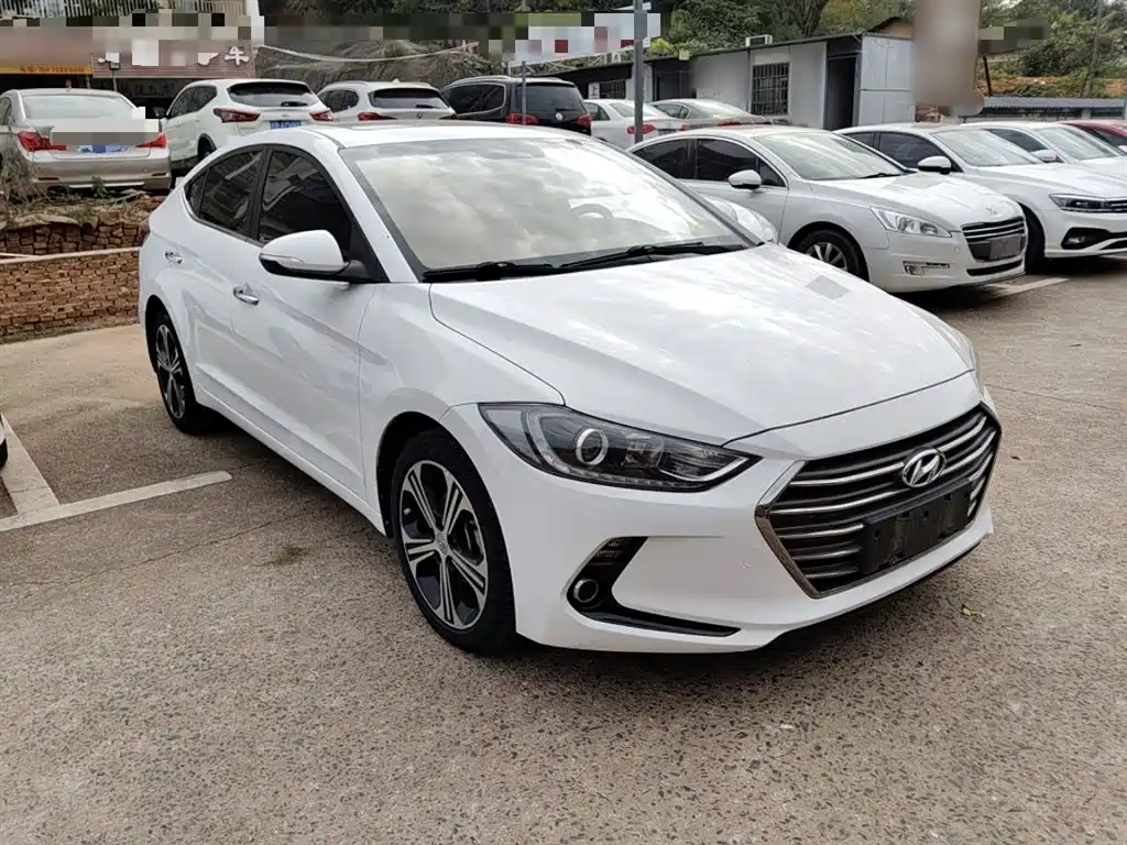 Hyundai Elantra 2019 — фото 4