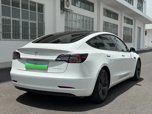 Tesla Model 3 2020