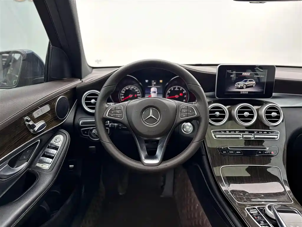 Mercedes-Benz GLC 2018 — фото 9