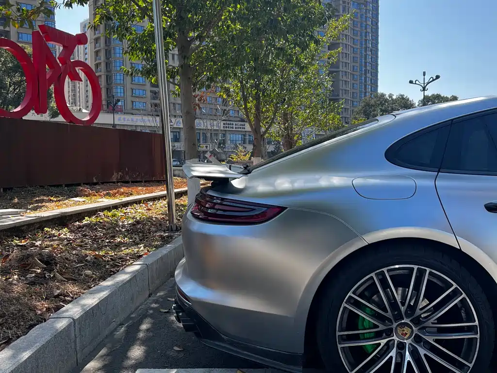 Porsche Panamera 2017 — фото 9