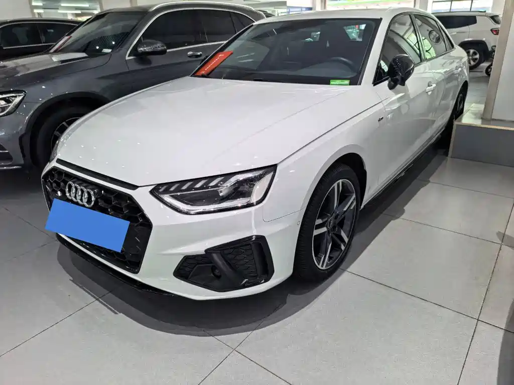 Audi A4L 2023 — фото 1