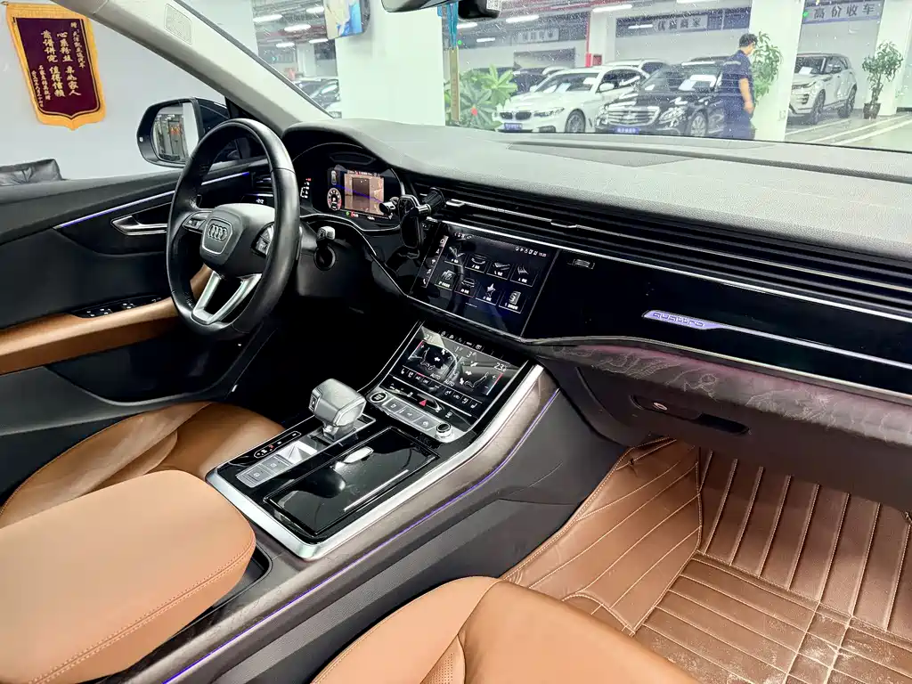 Audi Q8 2021 — фото 9