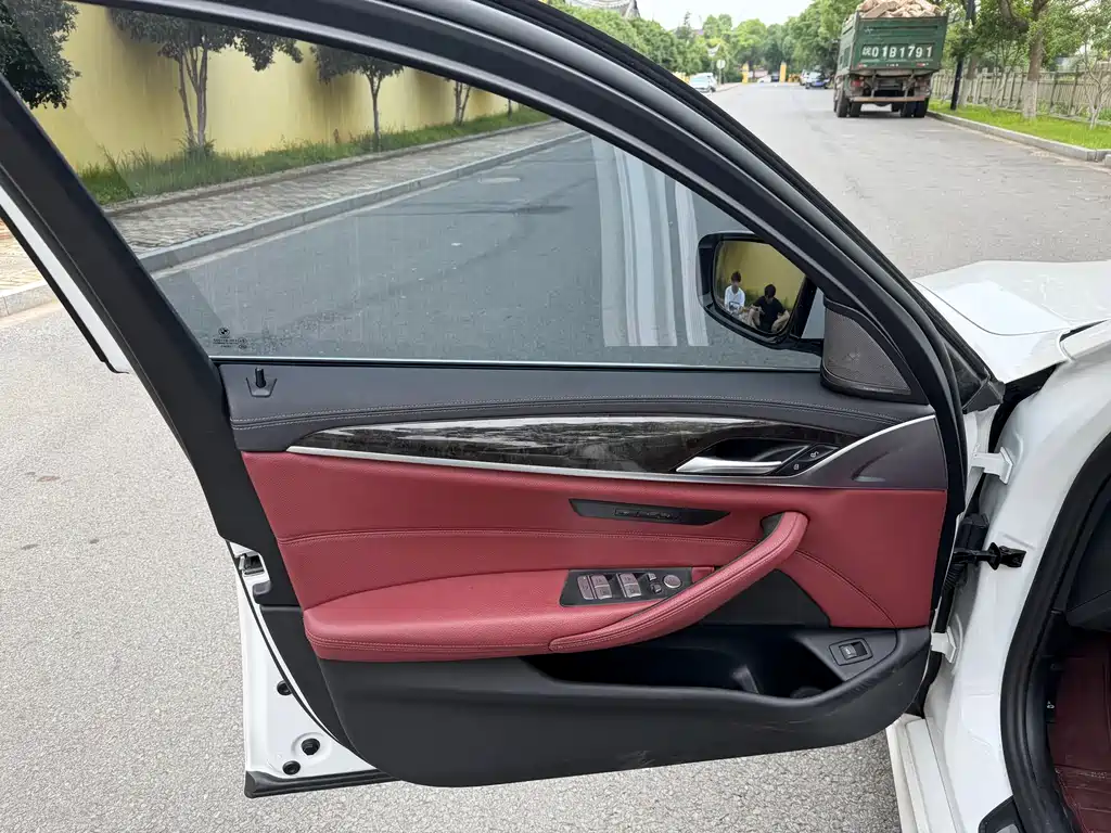 BMW 5 Series 2020