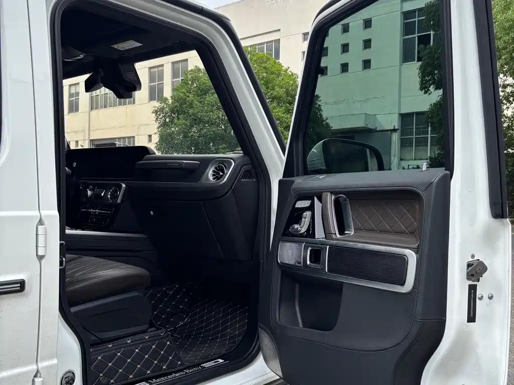 Mercedes-Benz G-Class 2022 — фото 10