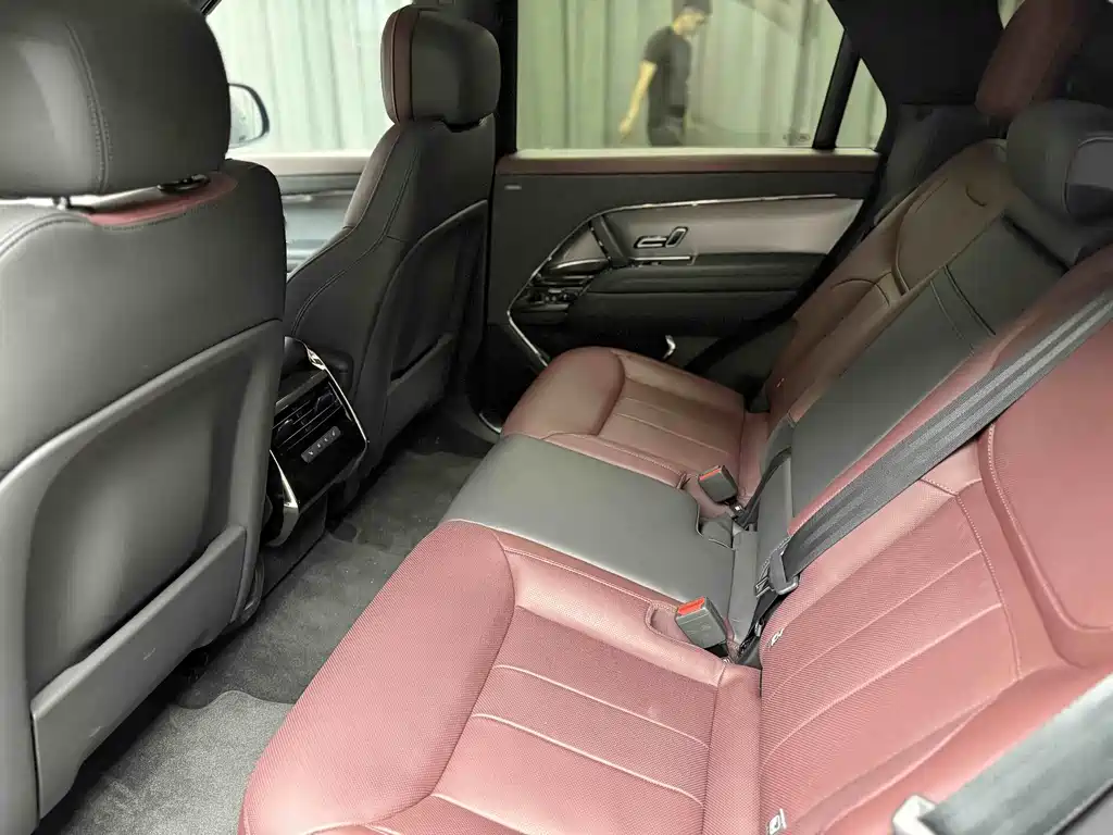 Land Rover Sport 2024 — фото 11