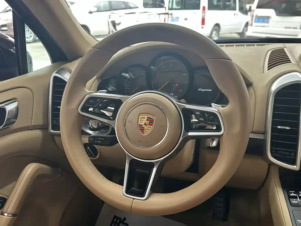 Porsche Cayenne 2015 — фото 15