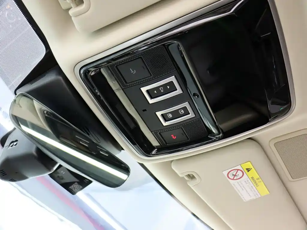 Land Rover Range Rover 2022 — фото 30