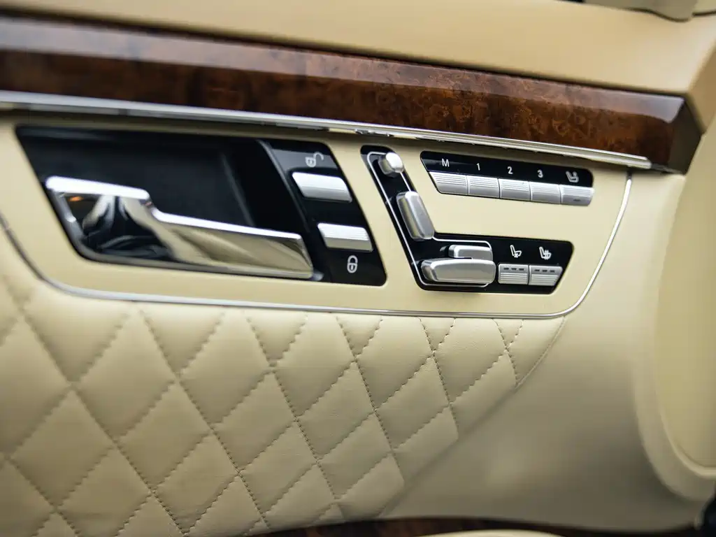 Mercedes-Benz S-Class AMG 2012 — фото 16