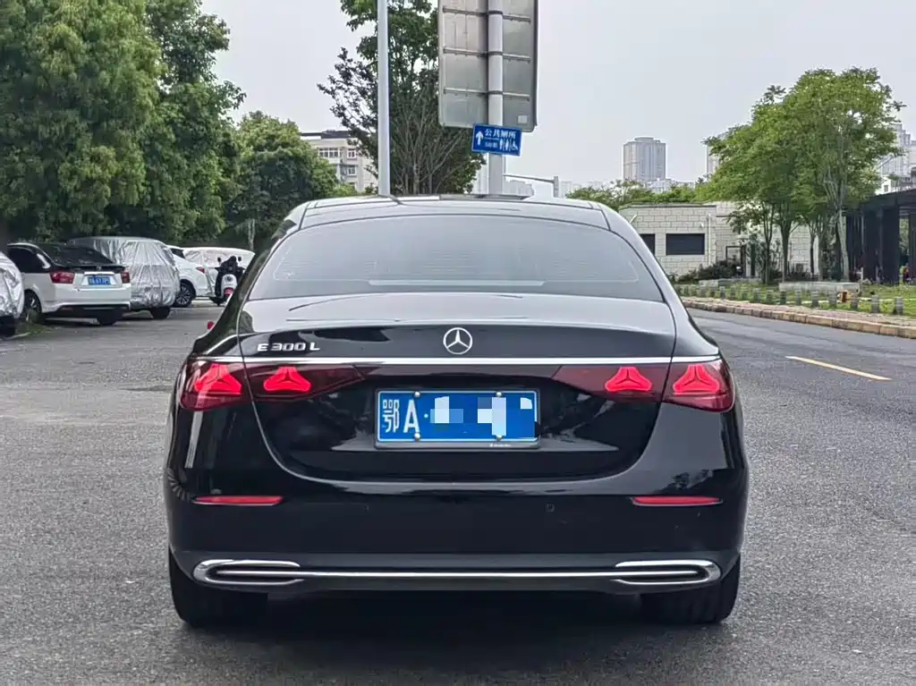 Mercedes-Benz E-Class 2025