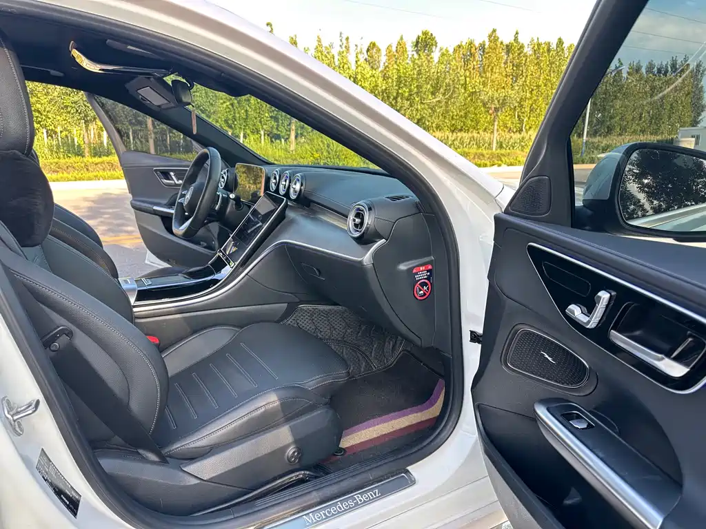Mercedes-Benz C-Class 2023 — фото 27