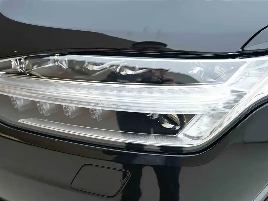 Volvo XC90 2020 — фото 14