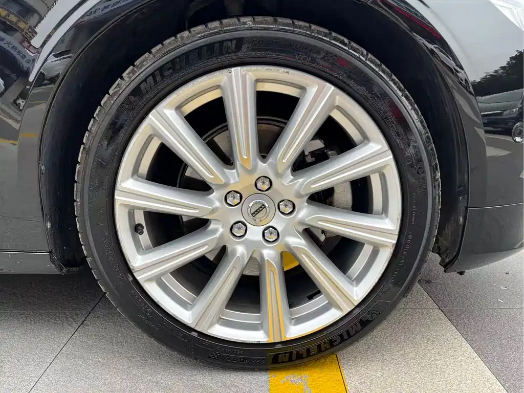 Volvo S90 2018 — фото 10
