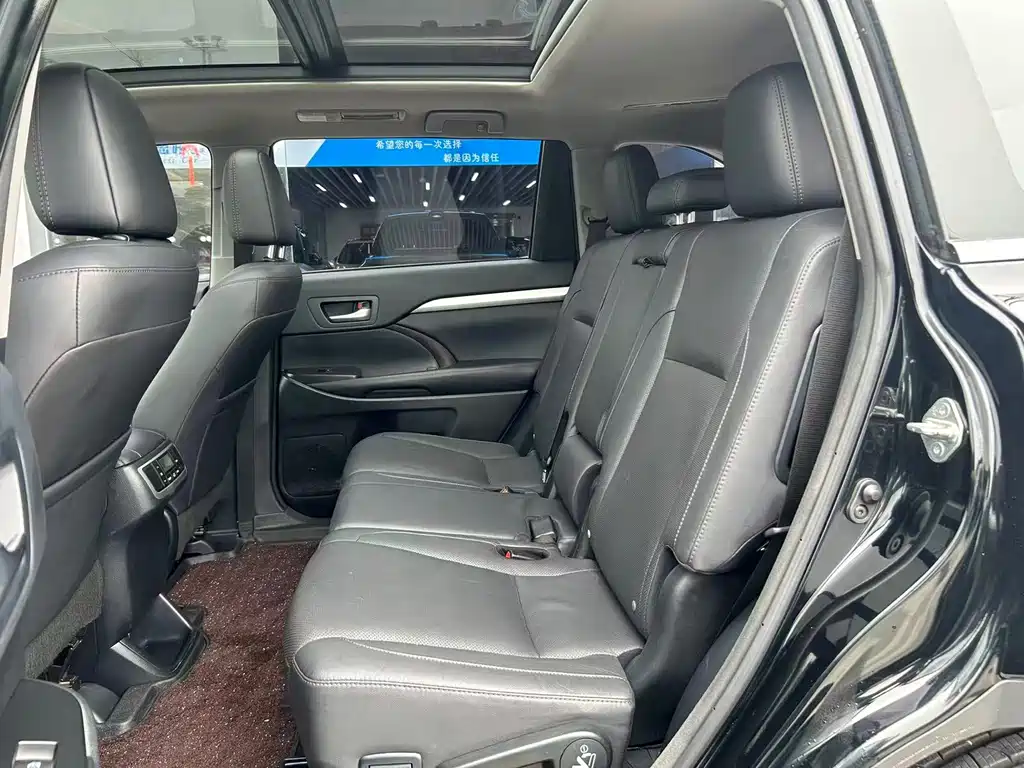Toyota Highlander 2018 — фото 11