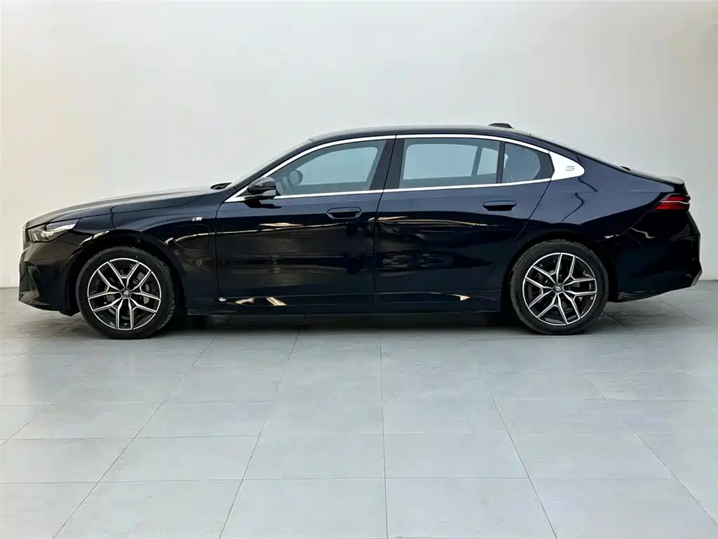 BMW i5 2025 — фото 3