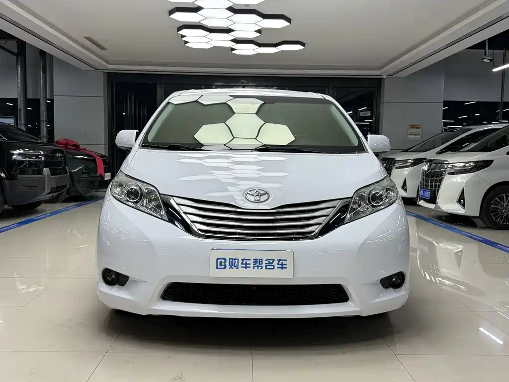 Toyota Sienna 2015 — фото 2