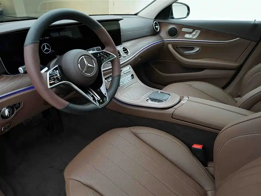 Mercedes-Benz E-Class 2023 — фото 9