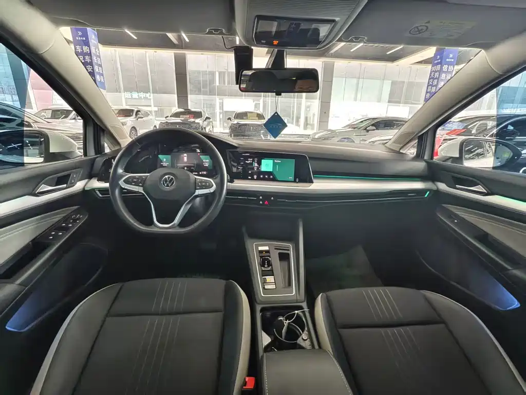 Volkswagen Golf 2024