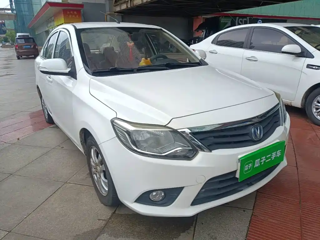 Changan Yuexiang V3 2018 — фото 4