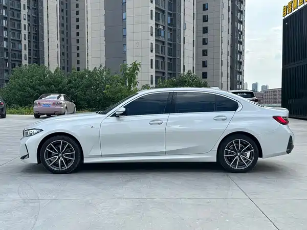 BMW 3 Series 2022