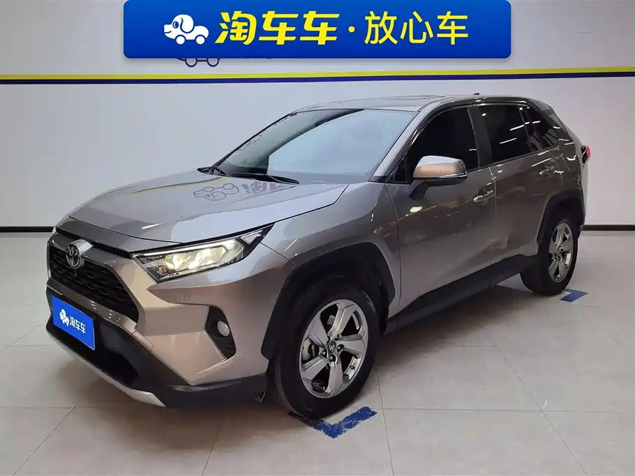 Toyota RAV4 2021 — фото 1