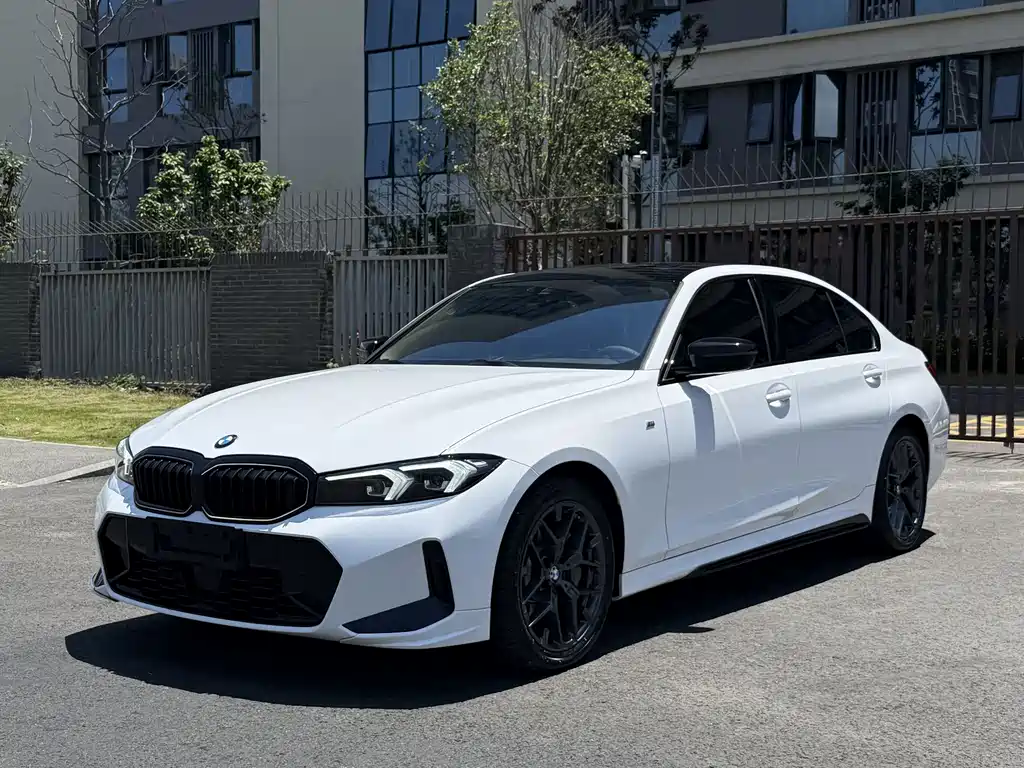 BMW 3 Series 2025 — фото 1
