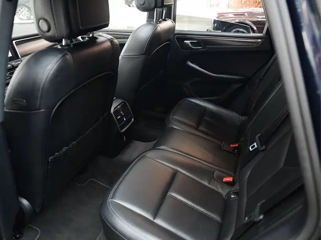 Porsche Macan 2020 — фото 11