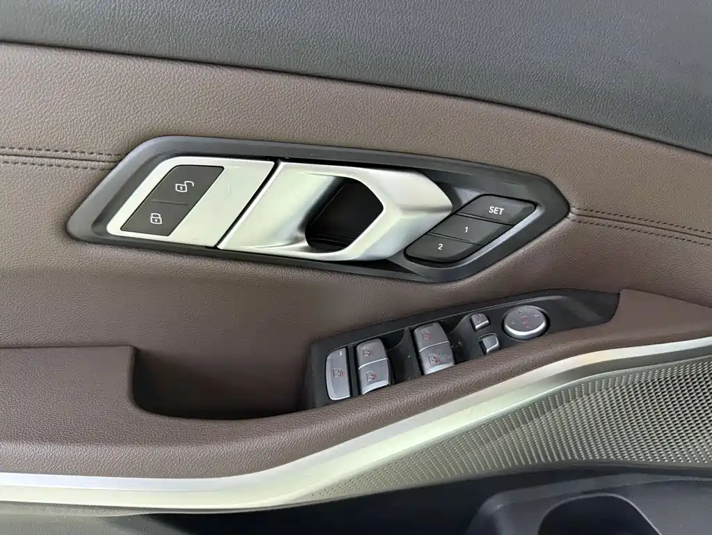 BMW 3 Series 2023 — фото 18