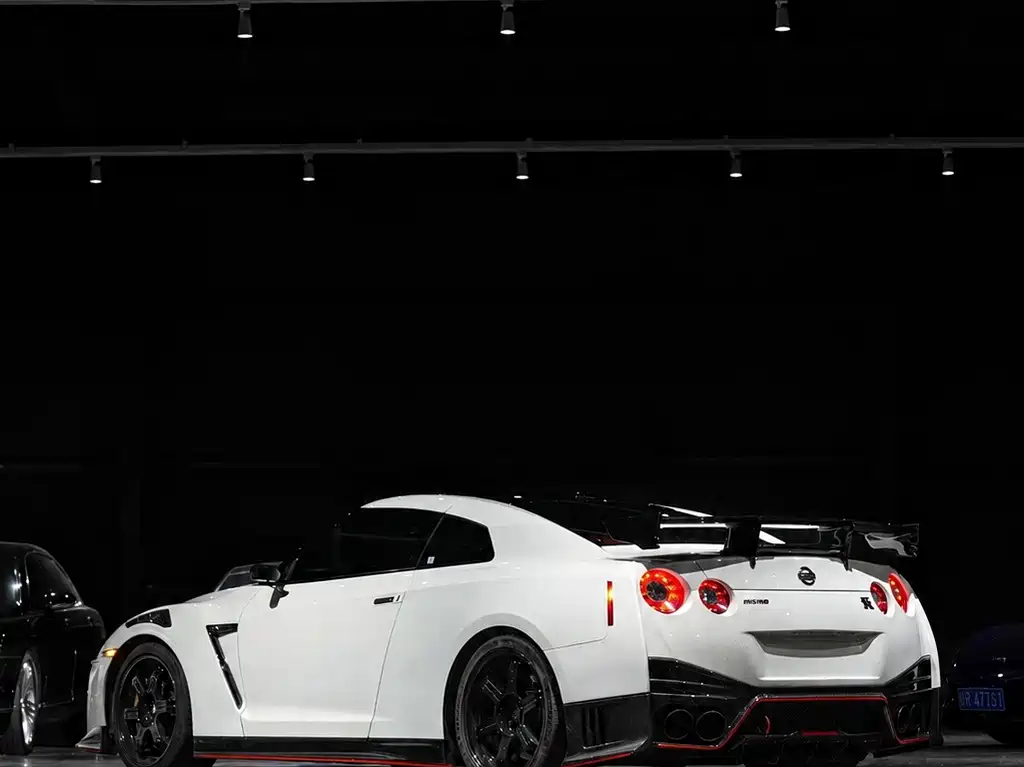 Nissan GT-R 2012 — фото 5