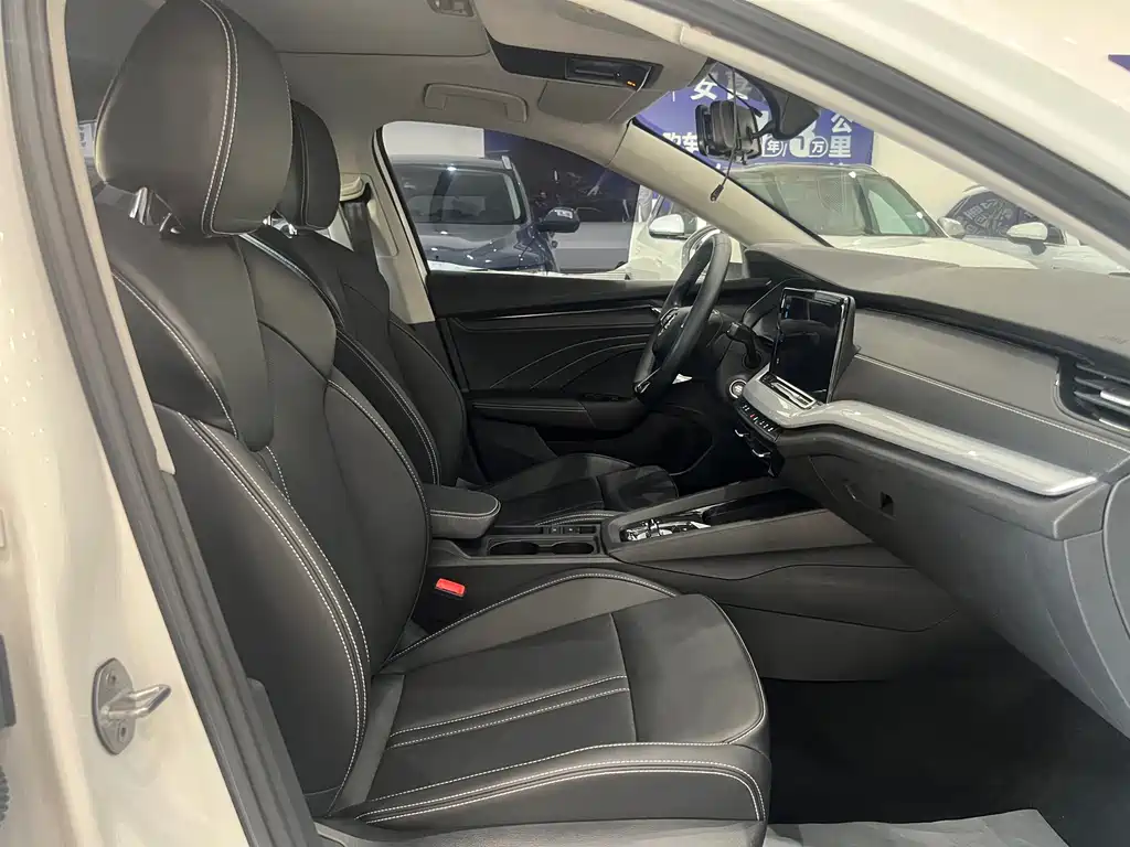 Skoda Octavia 2022 — фото 12