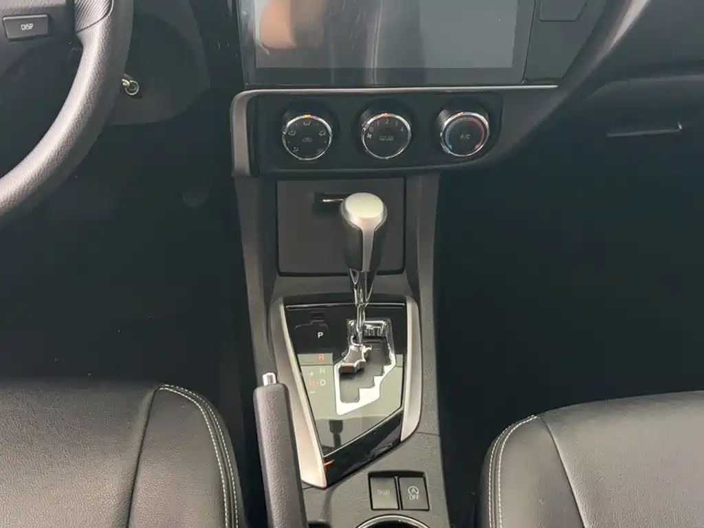 Toyota Corolla 2019 — фото 10
