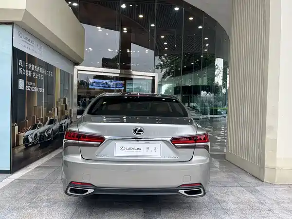 Lexus LS 2018