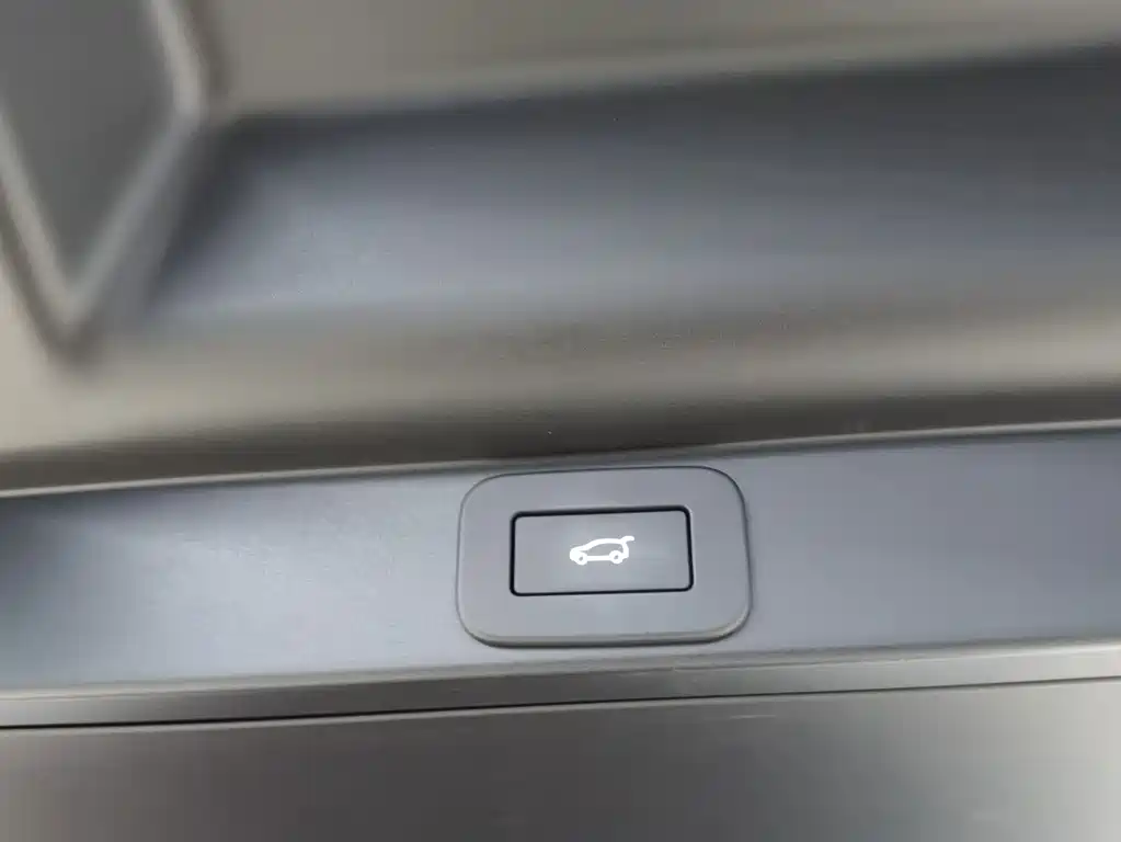 Land Rover Range Rover 2025 — фото 18