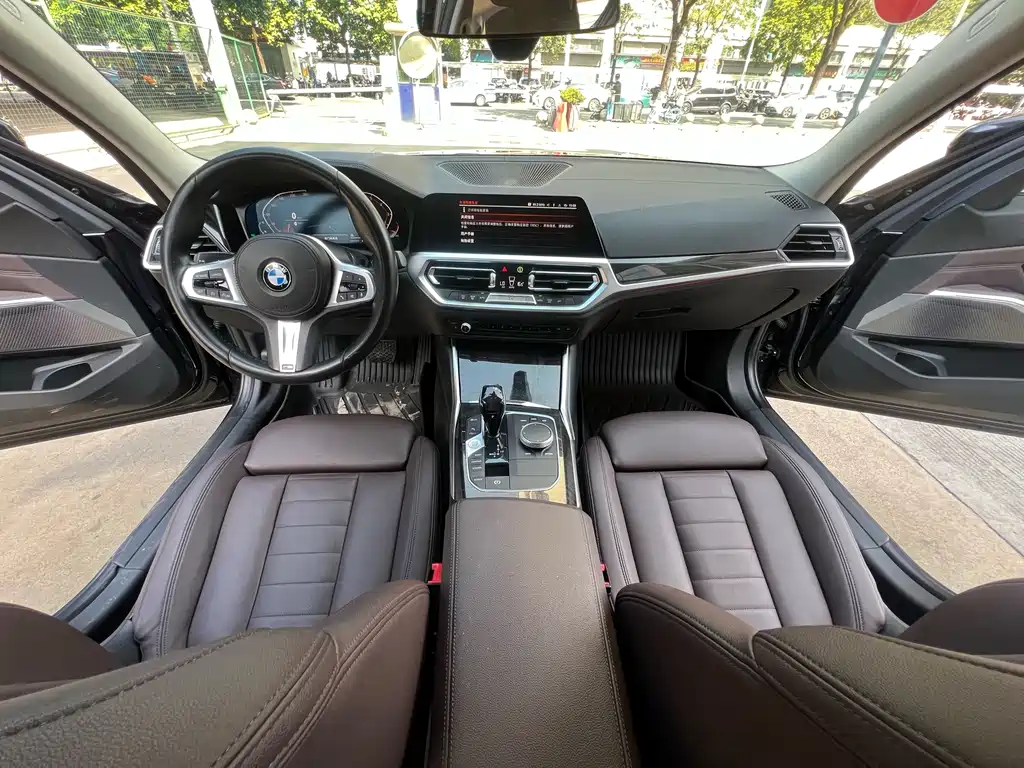 BMW 3 Series 2019 — фото 15