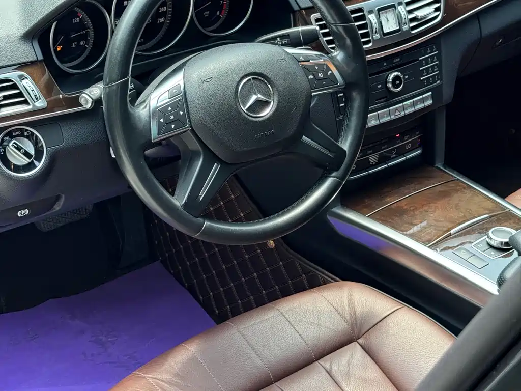 Mercedes-Benz E-Class 2015 — фото 24