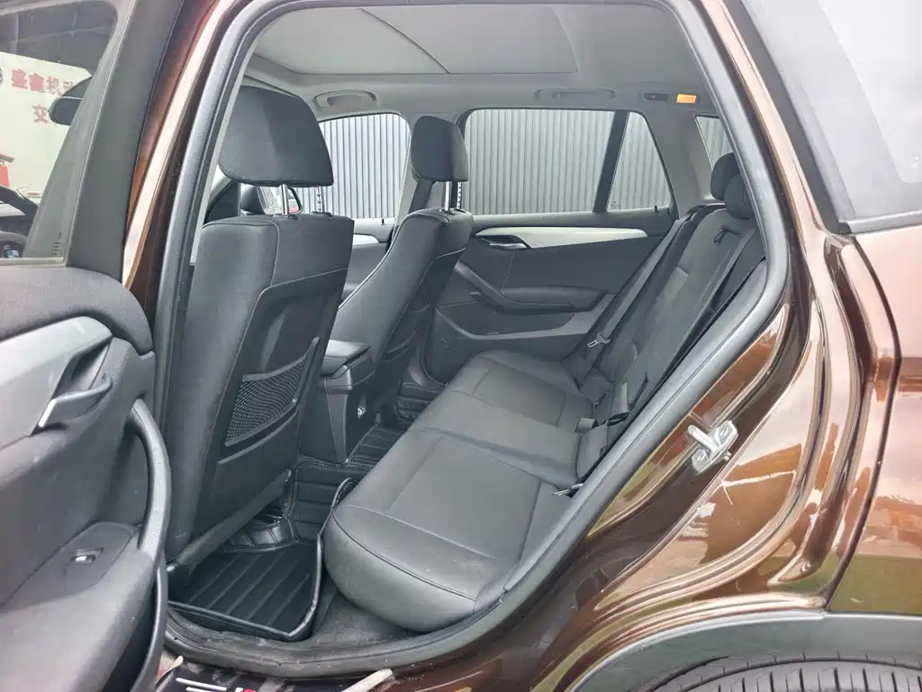 BMW X1 2014 — фото 15