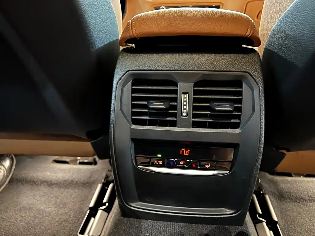 BMW i4 2023 — фото 15